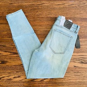 NWT Banana high rise skinny jean